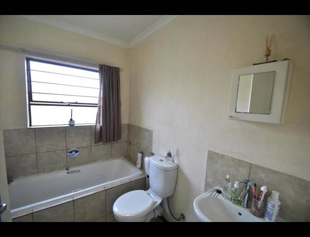 2 BEDROOM SIMPLEX FOR SALE IN DAWN PARK